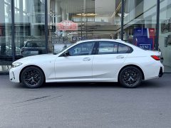 BMW 3 Series 330i M Sport Midnight Edition Package - ფოტო 5