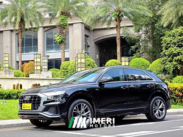 Audi Q8 55 TFSI Luxury Sport