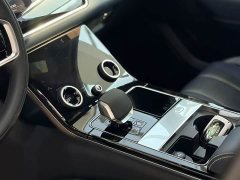 Land Rover Range Rover Velar 250PS Gloss Black Collector's Edition - ფოტო 9