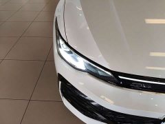 Volkswagen Golf 300TSI R-Line - ფოტო 4