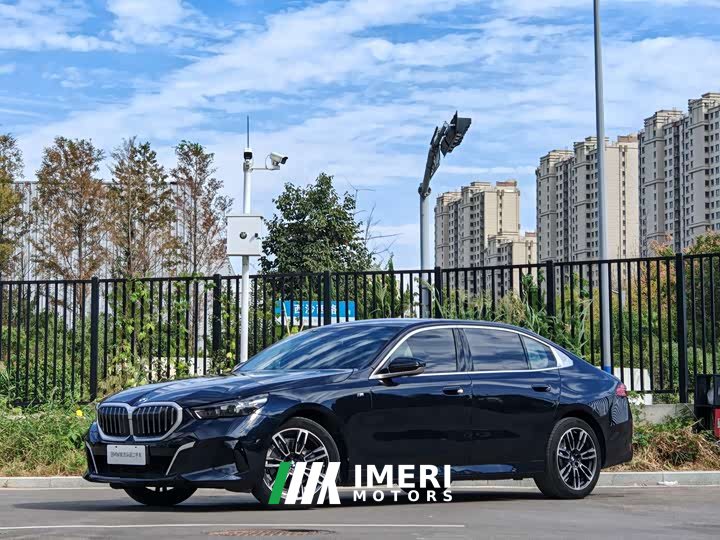 BMW 5 Series 525Li M Sport Package - ავტომობილი ჩინეთიდან