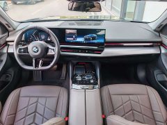 BMW 5 Series 525Li M Sport Package - ფოტო 17
