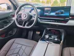 BMW 5 Series 525Li M Sport Package - ფოტო 18