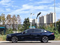BMW 5 Series 525Li M Sport Package - ფოტო 3
