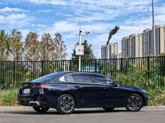 BMW 5 Series 525Li M Sport Package - ფოტო 4