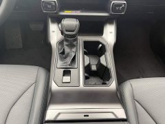 Toyota RAV4 2.0L FWD Luxury - ფოტო 9