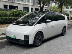 Li Auto MEGA Home Family Edition - ფოტო 1