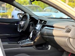 Honda Civic 2021 Hatchback 220 Turbo CVT Trendy Control - ფოტო 19