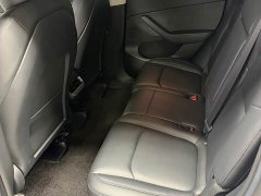 Tesla Model Y Rear-Wheel Drive - ფოტო 4