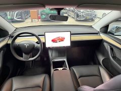 Tesla Model Y Rear-Wheel Drive - ფოტო 5