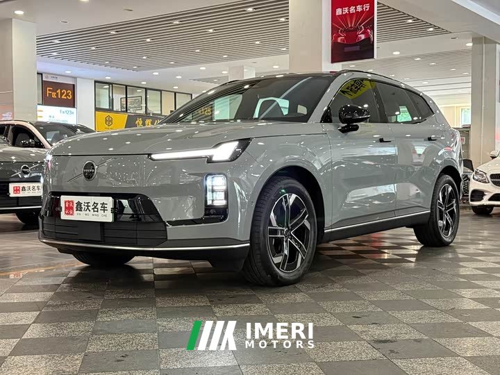 Volvo XC70 Plug-in Hybrid 2026 AWD Extended Range Core - ავტომობილი ჩინეთიდან