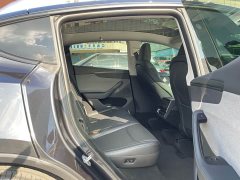 Tesla Model Y Rear-Wheel Drive - ფოტო 11