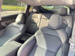 Tesla Model Y Rear-Wheel Drive - ფოტო 18