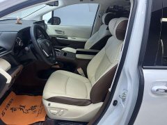 Toyota Sienna 2021 2.5L Hybrid Luxury - ფოტო 5