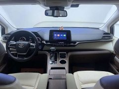 Toyota Sienna 2021 2.5L Hybrid Luxury - ფოტო 8