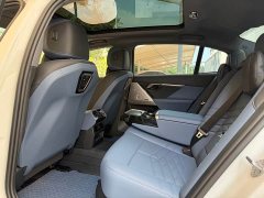 BMW i5 eDrive 35L Premium M Sport Package - ფოტო 10