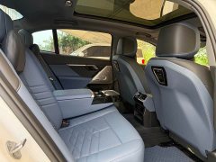 BMW i5 eDrive 35L Premium M Sport Package - ფოტო 11