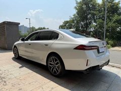 BMW i5 eDrive 35L Premium M Sport Package - ფოტო 6