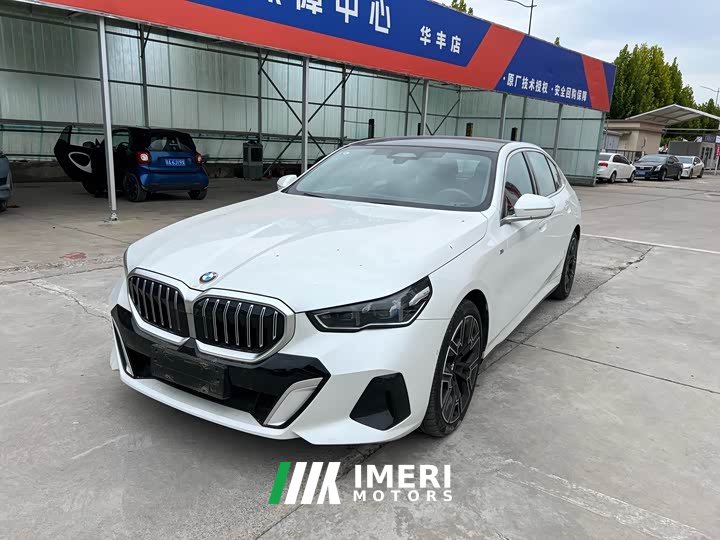 BMW 5 Series 2024 530Li Luxury M Sport Package - ავტომობილი ჩინეთიდან