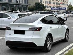 Tesla Model Y Standard Range RWD - ფოტო 4