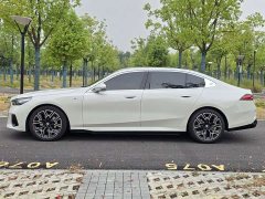 BMW 5 Series 2024 530Li Luxury M Sport Package - ფოტო 8