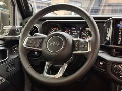 Jeep Wrangler 2024 2.0T Sahara Four-Door - ფოტო 13