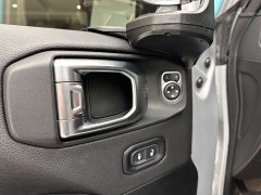 Jeep Wrangler 2024 2.0T Sahara Four-Door - ფოტო 15