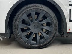 Tesla Model Y Rear-Wheel Drive - ფოტო 6