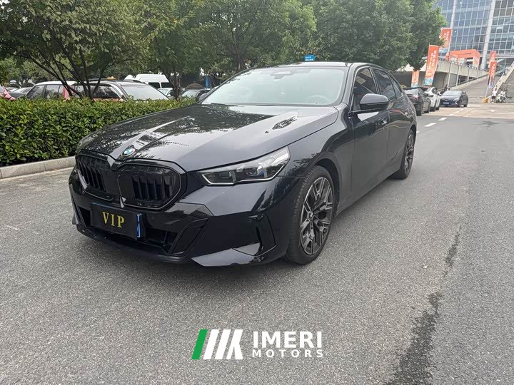 BMW 5 Series 530Li Luxury M Sport Package - ავტომობილი ჩინეთიდან
