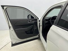 Honda Vezel 1.5L CVT Luxury - ფოტო 20