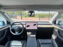 Tesla Model Y Rear-Wheel Drive - ფოტო 9