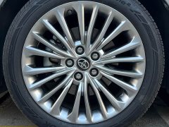 Toyota Avalon Hybrid 2.5L XLE Premium - ფოტო 10