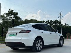 Tesla Model Y Standard Range RWD - ფოტო 11