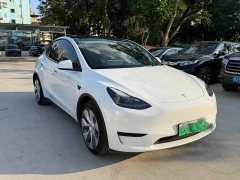 Tesla Model Y Rear-Wheel Drive - ფოტო 3