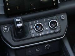 Land Rover Defender Facelift 90 3.0T P400 XS - ფოტო 17