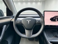 Tesla Model Y Rear-Wheel Drive - ფოტო 13