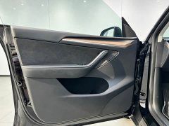 Tesla Model Y Rear-Wheel Drive - ფოტო 17