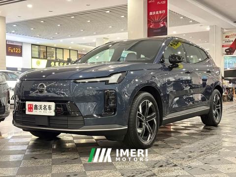 2025 Volvo XC70 Plug-in Hybrid Two-Wheel Drive Long Range Core
