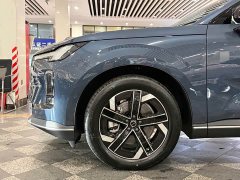 Volvo XC70 Plug-in Hybrid 2026 Two-Wheel Drive Long Range Core - ფოტო 5