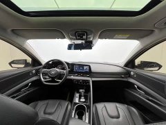 Hyundai Elantra 2022 1.5L CVT Luxury - ფოტო 17
