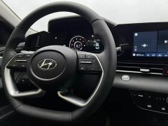 Hyundai Elantra 2022 1.5L CVT Luxury - ფოტო 18