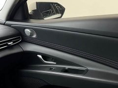 Hyundai Elantra 2022 1.5L CVT Luxury - ფოტო 20