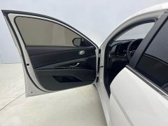 Hyundai Elantra 2022 1.5L CVT Luxury - ფოტო 9