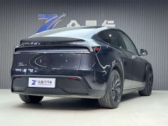 Tesla Model Y Rear-Wheel Drive - ფოტო 3