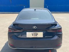 Lexus ES 200 Premium Edition - ფოტო 4
