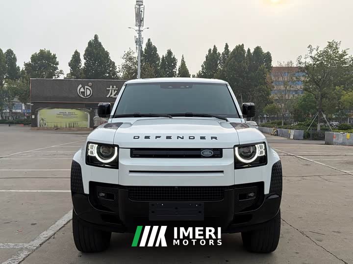 Land Rover Defender 110 3.0T P400 X-Dynamic HSE