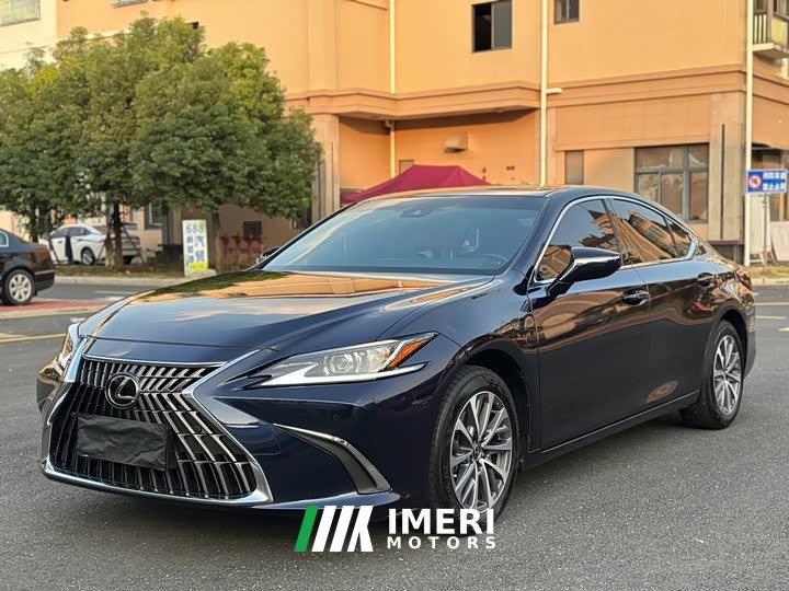 Lexus ES 200 Excellence Edition - ავტომობილი ჩინეთიდან