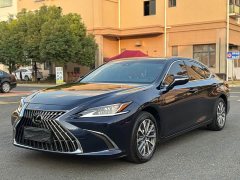 Lexus ES 200 Excellence Edition - ფოტო 1