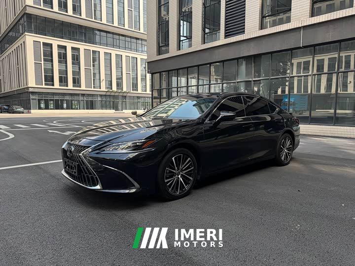 Lexus ES 2022 300h Premium Edition - ავტომობილი ჩინეთიდან