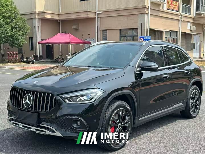Mercedes-Benz GLA 200